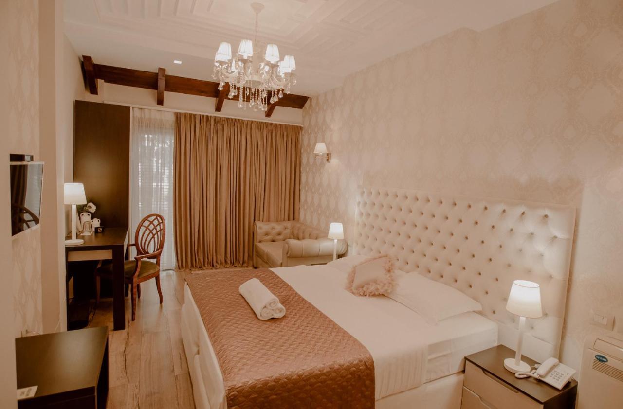 Green House Hotel & Restaurant Tirana Exterior photo